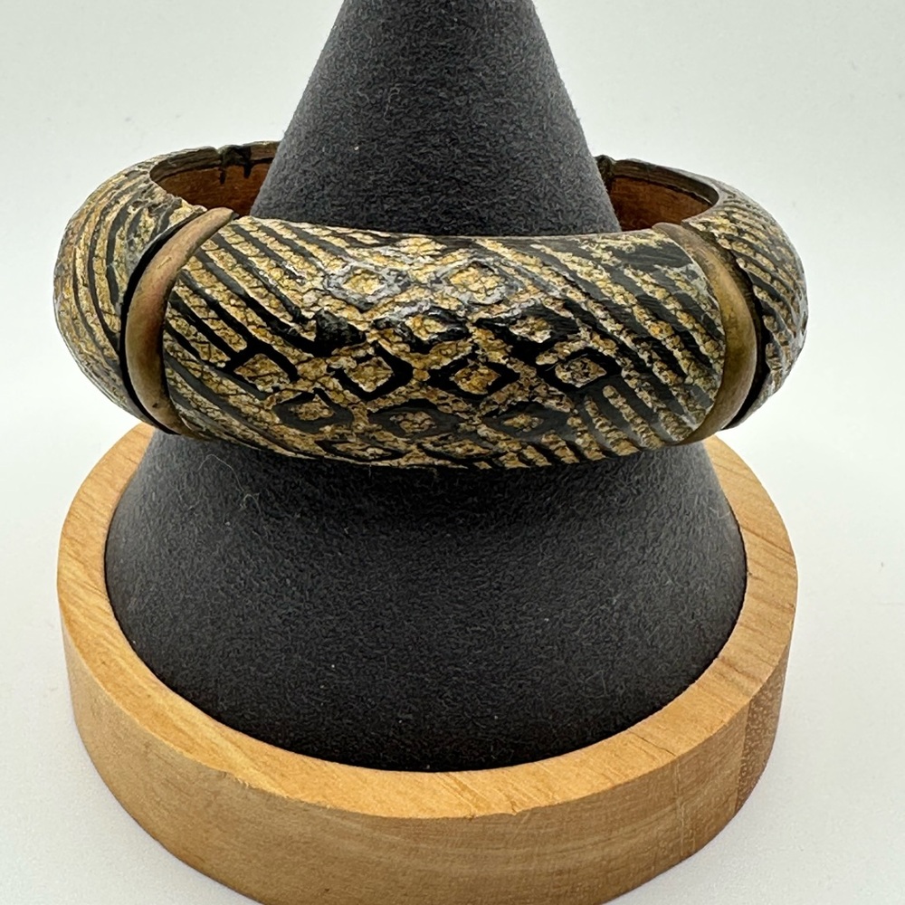 NWOT Textured Black and Gold Wooden Bangle Bracelet